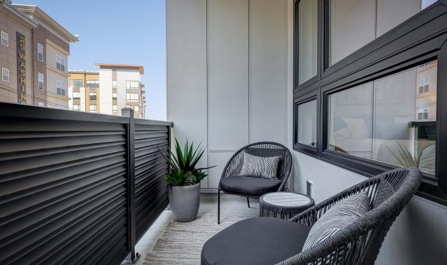 The Arthur Carteret Balcony